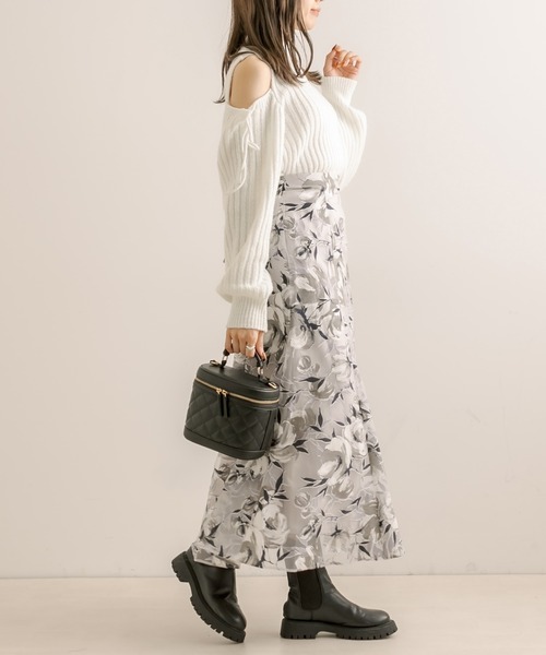 OLIVE des OLIVE（オリーブデオリーブ）の「肩あきリボンリブプルオーバー（ニット/セーター・レディース・オフホワイト/ピンクベージュ/ブラック/トップグレー・FREE）」の6枚目の写真