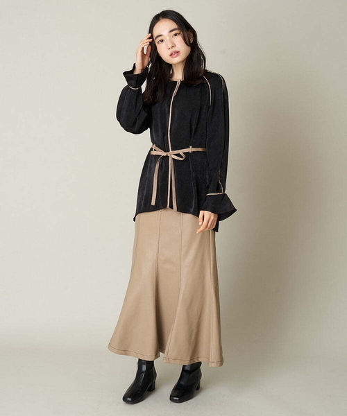A de a.v.v（アードアー・ヴェ・ヴェ）の「［SET UP対応］バイカラーパイピングサテンブラウス（シャツ/ブラウス・レディース・ブラック/ベージュ・36/38）」の7枚目の写真