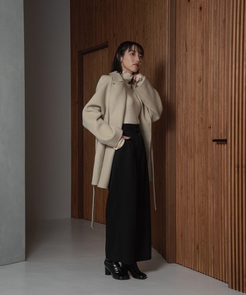 I_am（アイアム）の「handmade waist mark midi coat（ステンカラーコート・レディース・アイボリー/ブラック/ブラウン・FREE）」の18枚目の写真