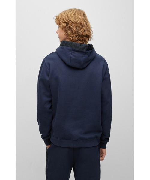 HUGO(ヒューゴ)の「ロゴテープトリム オーガニックコットン フーディ(パーカー・メンズ・ダークブルー・L/M/S/XL/XS/XXL)」の3枚目の写真