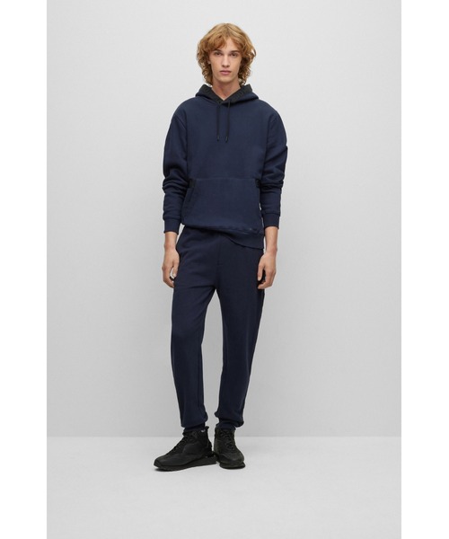 HUGO(ヒューゴ)の「ロゴテープトリム オーガニックコットン フーディ(パーカー・メンズ・ダークブルー・L/M/S/XL/XS/XXL)」の4枚目の写真