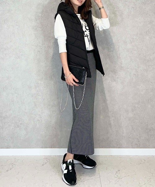 toucher du brise(トゥシェドブリーズ)の「【インフルエンサーyu_koさん】ロングニットナロースカート(スカート・レディース・クリーム/ブラック/ベージュ・S/M/L)」の5枚目の写真