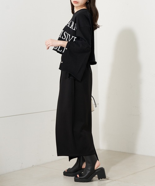 Chico(チコ)の「【2023SS】クロップドビックロゴトップス(Tシャツ/カットソー・レディース・アイボリー/ブラック/ホワイト系その他2・FREE)」の15枚目の写真