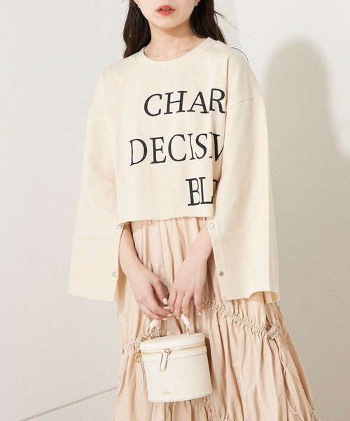 Chico(チコ)の「【2023SS】クロップドビックロゴトップス(Tシャツ/カットソー・レディース・アイボリー/ブラック/ホワイト系その他2・FREE)」の4枚目の写真