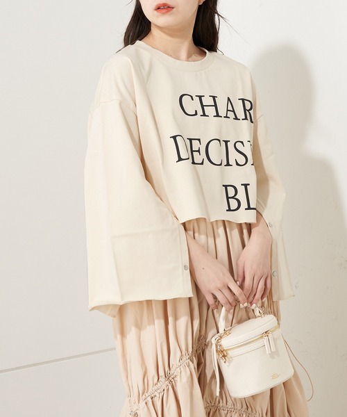 Chico(チコ)の「【2023SS】クロップドビックロゴトップス(Tシャツ/カットソー・レディース・アイボリー/ブラック/ホワイト系その他2・FREE)」の5枚目の写真