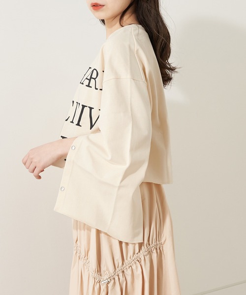 Chico(チコ)の「【2023SS】クロップドビックロゴトップス(Tシャツ/カットソー・レディース・アイボリー/ブラック/ホワイト系その他2・FREE)」の6枚目の写真