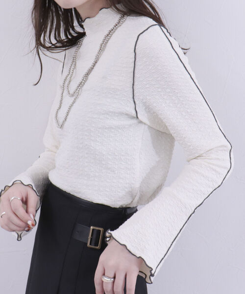 fredy emue（フレディエミュ）の「カットJQメローハイネックカットソー（Tシャツ/カットソー・レディース・ブラック/オフホワイト/サックスブルー・38）」の6枚目の写真