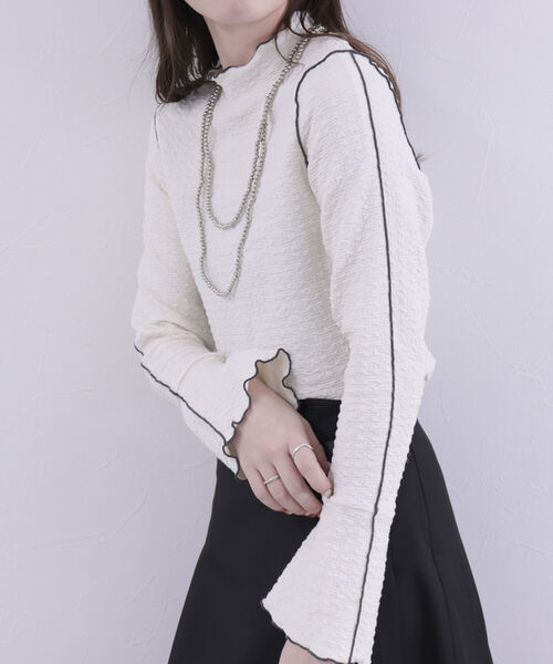 fredy emue（フレディエミュ）の「カットJQメローハイネックカットソー（Tシャツ/カットソー・レディース・ブラック/オフホワイト/サックスブルー・38）」の9枚目の写真