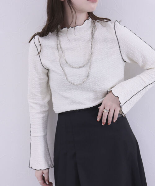 fredy emue（フレディエミュ）の「カットJQメローハイネックカットソー（Tシャツ/カットソー・レディース・ブラック/オフホワイト/サックスブルー・38）」の11枚目の写真