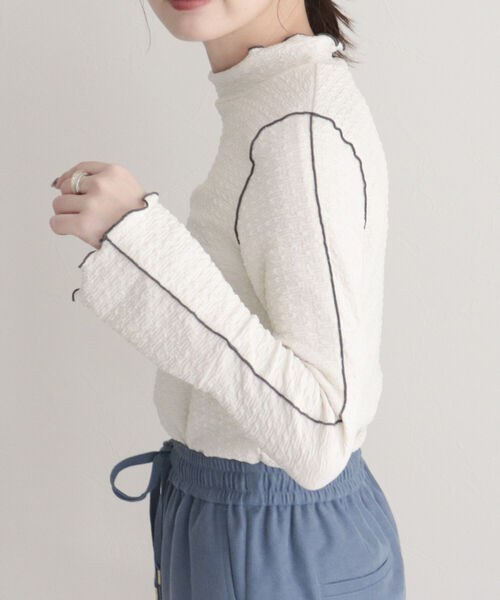 fredy emue（フレディエミュ）の「カットJQメローハイネックカットソー（Tシャツ/カットソー・レディース・ブラック/オフホワイト/サックスブルー・38）」の21枚目の写真