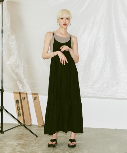 Happy John（ハッピージョン）の「tiered cami dress/ティアードキャミワンピース（ワンピース・レディース・イエロー/ブラック/ブルー・FREE）」の6枚目の写真