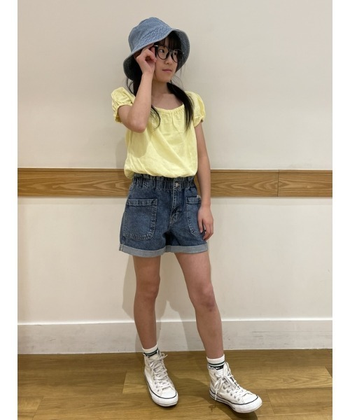 GAP(ギャップ)の「ウォッシュウェル ハイライズ ペーパーバッグ マムジーン ショートパンツ (キッズ)(デニムパンツ・キッズ・ライトインディゴブルー・6/8/10/12/14/16)」の10枚目の写真