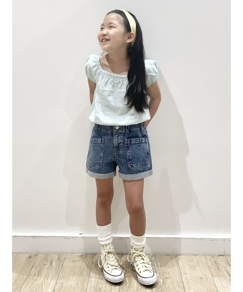 GAP(ギャップ)の「ウォッシュウェル ハイライズ ペーパーバッグ マムジーン ショートパンツ (キッズ)(デニムパンツ・キッズ・ライトインディゴブルー・6/8/10/12/14/16)」の11枚目の写真