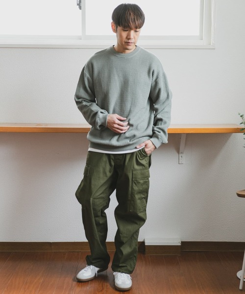URBAN RESEARCH DOORS(アーバンリサーチドアーズ)の「ドライタッチワッフルニット(ニット/セーター・メンズ・チャコールグレー/オフホワイト/グリーン・MEDIUM/LARGE)」の14枚目の写真