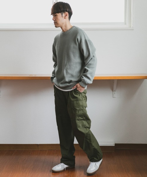 URBAN RESEARCH DOORS(アーバンリサーチドアーズ)の「ドライタッチワッフルニット(ニット/セーター・メンズ・チャコールグレー/オフホワイト/グリーン・MEDIUM/LARGE)」の15枚目の写真