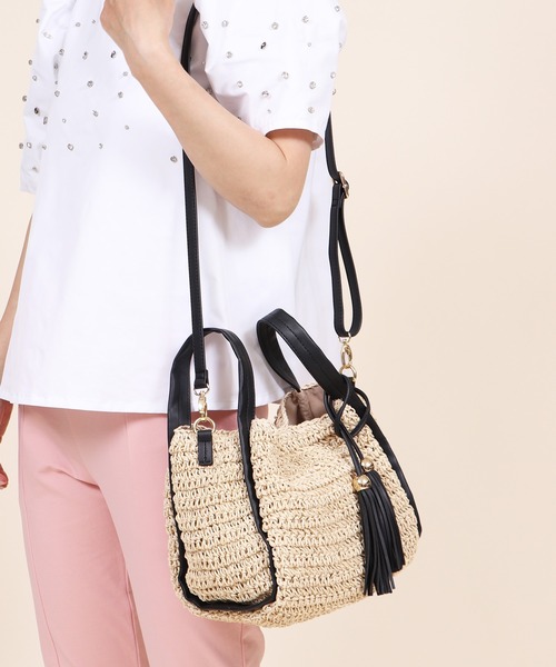 Bermosa（ベルモサ）の「タッセル付き かごバッグ（かごバッグ・レディース・ブラック/ピンクベージュ/ブラウン系その他/ブルー/マスタード・FREE）」の6枚目の写真