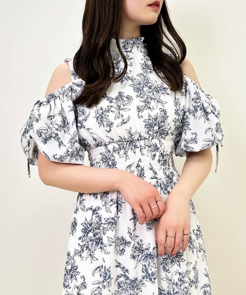 INGNI（イング）の「肩開きドロスト花柄／ワンピース