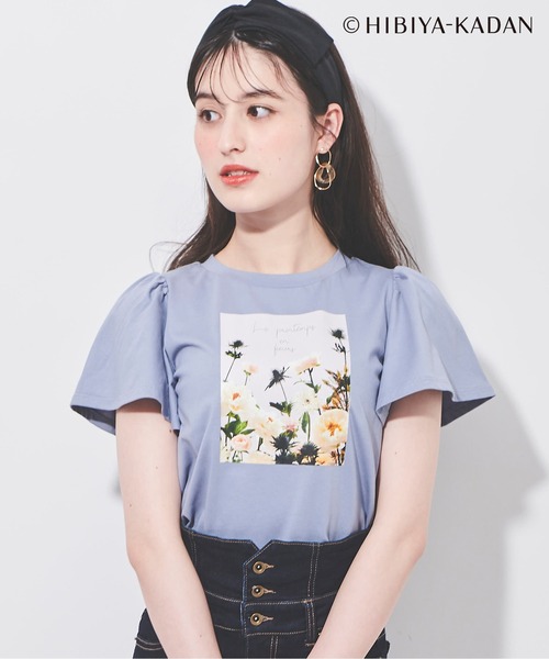 31 Sons de mode(トランテアン ソン ドゥ モード)の「フリルスリーブフラワープリントTシャツ(Tシャツ/カットソー・レディース・ブラック/オフホワイト/サックスブルー・36)」の3枚目の写真