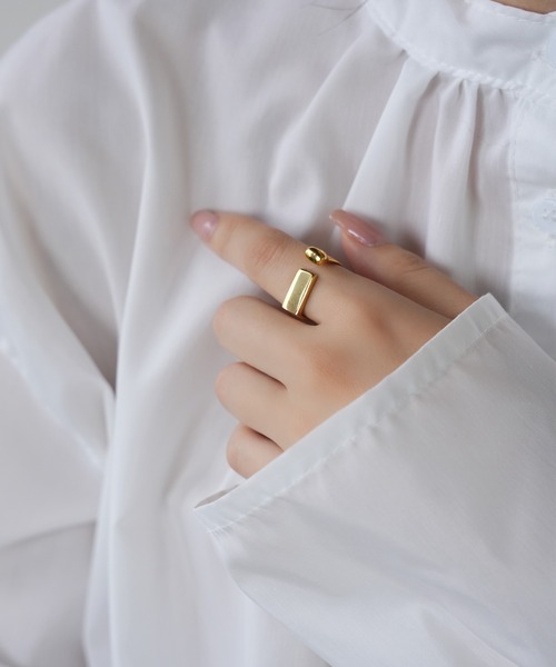 IAMUSE（アイアミューズ）の「金属アレルギー対応　変形プレートリング S0988【IAMUSE】（リング・レディース・ゴールド・FREE）」の6枚目の写真