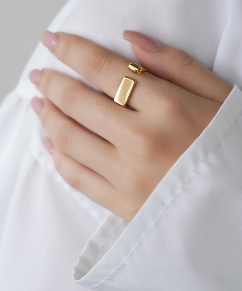 IAMUSE（アイアミューズ）の「金属アレルギー対応　変形プレートリング S0988【IAMUSE】（リング・レディース・ゴールド・FREE）」の7枚目の写真