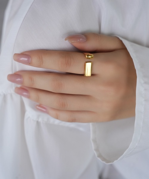 IAMUSE（アイアミューズ）の「金属アレルギー対応　変形プレートリング S0988【IAMUSE】（リング・レディース・ゴールド・FREE）」の5枚目の写真