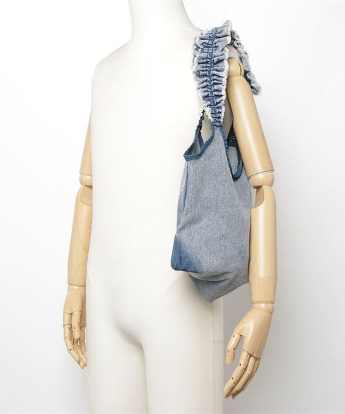 HELOYSE（エロイーズ）の「SHOULDER ON LOVE FADE DENIM MINI（トートバッグ・レディース・ブルー・ONE SIZE）」の11枚目の写真