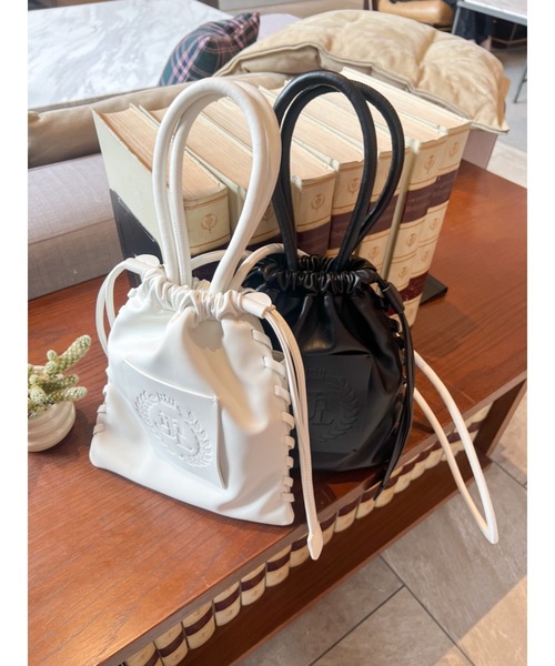 jumelle（ジュメロ）の「【累計販売1500個突破】JM emblem draw bag（ショルダーバッグ・レディース・ブラック/アイボリー・FREE）」の3枚目の写真