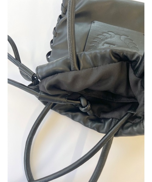 jumelle（ジュメロ）の「【累計販売1500個突破】JM emblem draw bag（ショルダーバッグ・レディース・ブラック/アイボリー・FREE）」の4枚目の写真