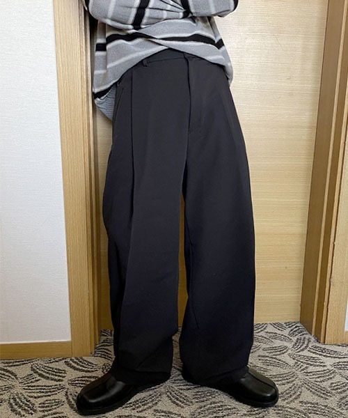 HOLY IN CODE（ホーリーインコード）の「HOLY IN CODE no.9358 s widewide tuck sl（スラックス・メンズ・ブラック・SMALL/MEDIUM/LARGE）」の12枚目の写真