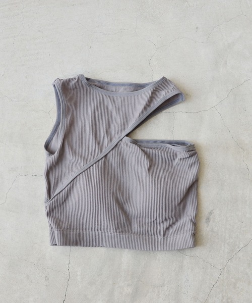 styiro(スタイロ)の「カップ付き変形ブラキャミソール(キャミソール・レディース・ブラック/ホワイト/ベージュ/グレー/カーキ・FREE)」の3枚目の写真