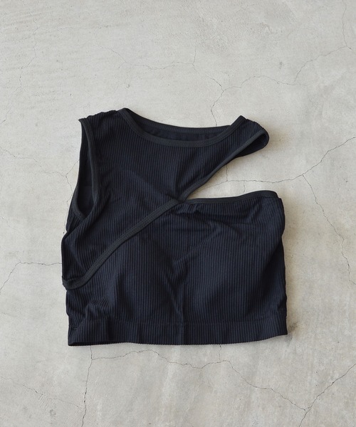 styiro(スタイロ)の「カップ付き変形ブラキャミソール(キャミソール・レディース・ブラック/ホワイト/ベージュ/グレー/カーキ・FREE)」の2枚目の写真