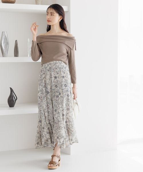 mysty woman（ミスティウーマン）の「オフショルデザインプルオーバー 972019（Tシャツ/カットソー・レディース・ブラック/グレイッシュベージュ/モカ・FREE）」の9枚目の写真