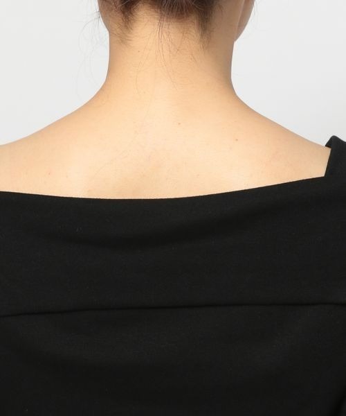 mysty woman（ミスティウーマン）の「オフショルデザインプルオーバー 972019（Tシャツ/カットソー・レディース・ブラック/グレイッシュベージュ/モカ・FREE）」の8枚目の写真