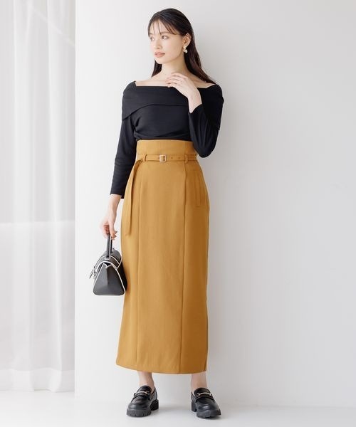 mysty woman（ミスティウーマン）の「オフショルデザインプルオーバー 972019（Tシャツ/カットソー・レディース・ブラック/グレイッシュベージュ/モカ・FREE）」の4枚目の写真