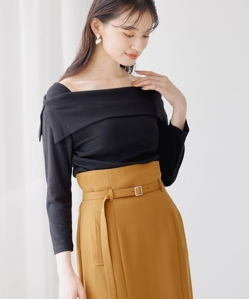 mysty woman（ミスティウーマン）の「オフショルデザインプルオーバー 972019（Tシャツ/カットソー・レディース・ブラック/グレイッシュベージュ/モカ・FREE）」の13枚目の写真