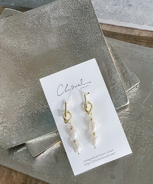muure（ミュール）の「【CHOUEL closet】片結び2連淡水パールピアス（ピアス（両耳用）・レディース・ゴールド・FREE）」の2枚目の写真