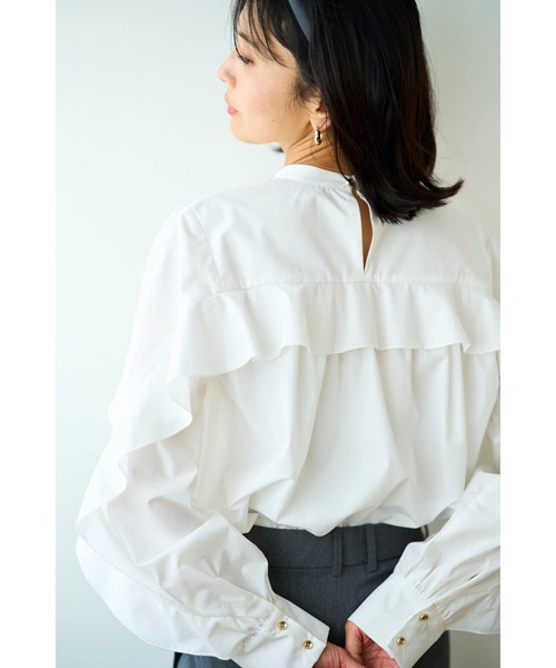 Emma Taylor(エマテイラー)の「スタンドカラーラッフルスリーブブラウス(シャツ/ブラウス・レディース・ブラック/ホワイト・FREE)」の19枚目の写真