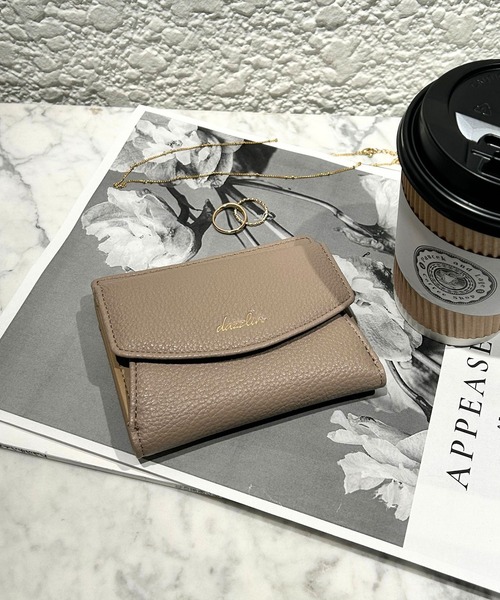 dazzlin（ダズリン）の「dazzlin/ダズリン　シュリンク 二つ折りコンパクトウォレット（財布・レディース・グリーン/ベージュ/ブルーグレー/ブラック/アイボリー/ローズ/ブラウン/ボルドー/ベージュ系その他・FREE）」の6枚目の写真