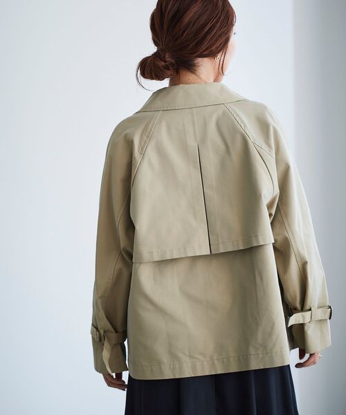 le.coeur blanc（ルクールブラン）の「ツイルショートトレンチ（トレンチコート・レディース・ベージュ/カーキオリーブ・38）」の8枚目の写真