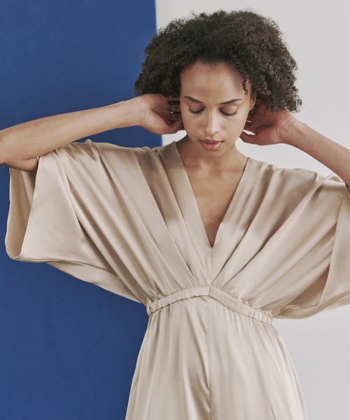 ベージュ シルクルームウェア Vネック　プライベートスプーンズクラブ Priv. Spoons Club（プライベートスプーンズクラブ）の「silk