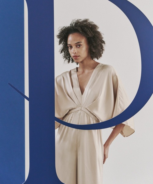 ベージュ シルクルームウェア Vネック　プライベートスプーンズクラブ ベージュ シルクルームウェア Vネック プライベートスプーン