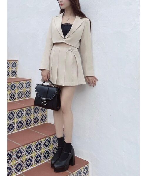 EATME(イートミー)の「ベルテッドフリルフラップバッグ(ショルダーバッグ・レディース・ベージュ/ブラック・FREE)」の3枚目の写真