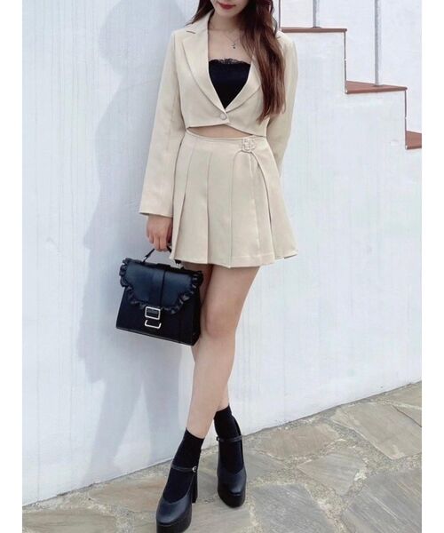 EATME(イートミー)の「ベルテッドフリルフラップバッグ(ショルダーバッグ・レディース・ベージュ/ブラック・FREE)」の5枚目の写真