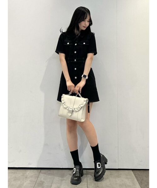 EATME(イートミー)の「ベルテッドフリルフラップバッグ(ショルダーバッグ・レディース・ベージュ/ブラック・FREE)」の17枚目の写真