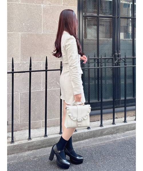 EATME(イートミー)の「ベルテッドフリルフラップバッグ(ショルダーバッグ・レディース・ベージュ/ブラック・FREE)」の18枚目の写真