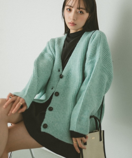 VANNIE U(ヴァニーユー)の「ミックスオーバーVネックカーディガン(ニット/セーター・レディース・ネイビー/イエロー/ライトグリーン/ピンク/ライトブルー・FREE)」の11枚目の写真