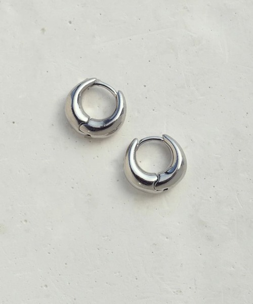 GOLDY（ゴールディ）の「【GOLDY】タイニー フープ ワンタッチ ピアス / 1220501（ピアス（両耳用）・レディース・シルバー/ゴールド/シルバー系その他/ゴールド系その他2・FREE）」の2枚目の写真