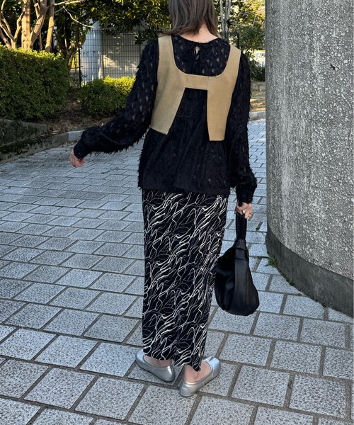 y/m by misato(イムバイミサト)の「シアージャガード袖ボリュームブラウス(シャツ/ブラウス・レディース・ブラック/アイボリー/グレー・FREE)」の11枚目の写真