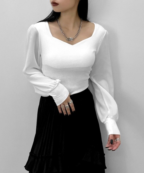 LVEU.(ラブユ.)の「【LVEU.】ハートネックシアースリーブトップス / トップス ハートネック ニット シアー シフォン 長袖 ニット ブラウス ドッキング ブラック ホワイト ZOZOTOWN限定(Tシャツ/カットソー・レディース・ブラック/ホワイト・FREE)」の2枚目の写真