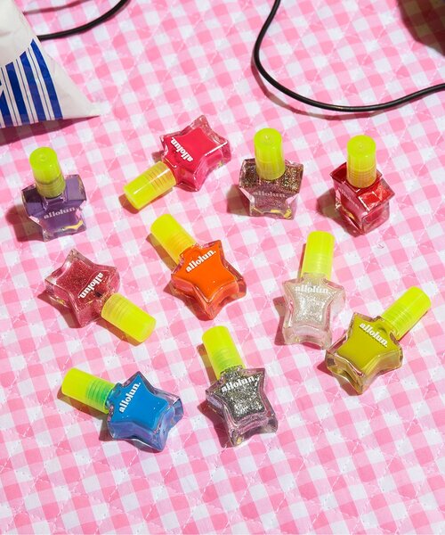 allolun.(オールオルン)の「オールオルン ネイル(マニキュア/ジェルネイル・キッズ・ピンク/ローズ/レッド/シルバー/オレンジ/ライム/ブルー/ゴールド/オフホワイト/ラベンダー・FREE)」の21枚目の写真